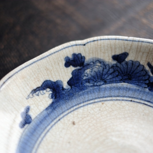 前期伊万里 藍九谷様式 半菊波文輪花皿 (江戸前期 17世紀後半)