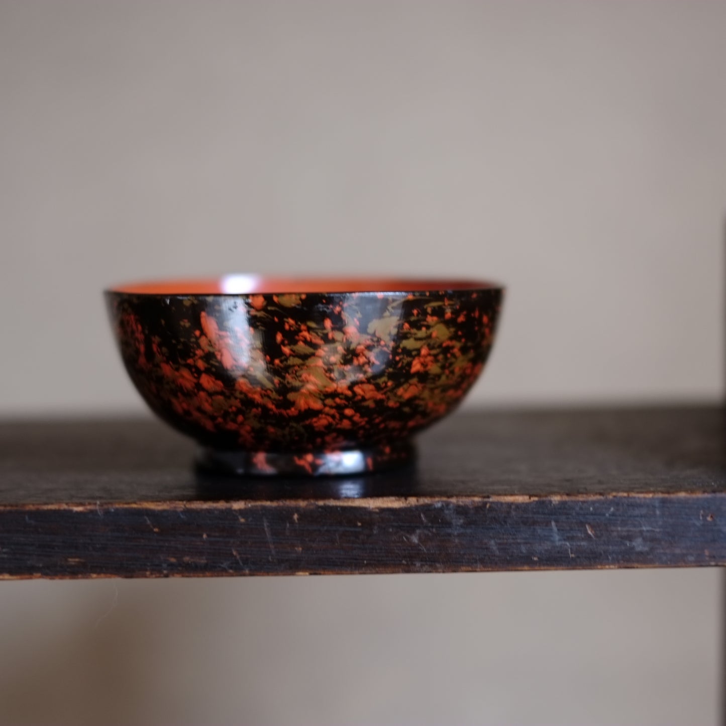 時代　内朱外黒漆塗吹雪文椀(江戸時代　18-19世紀)