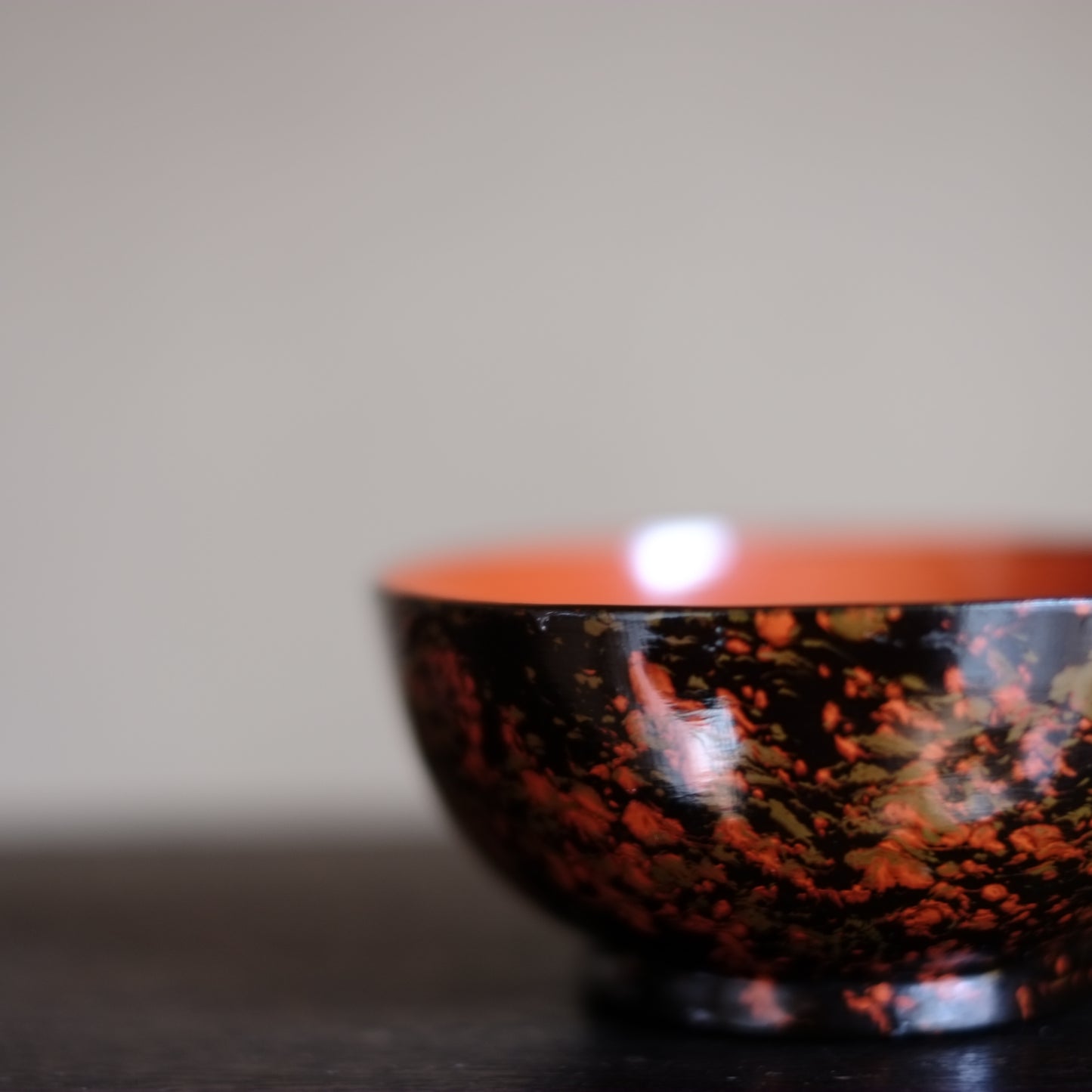 時代　内朱外黒漆塗吹雪文椀(江戸時代　18-19世紀)