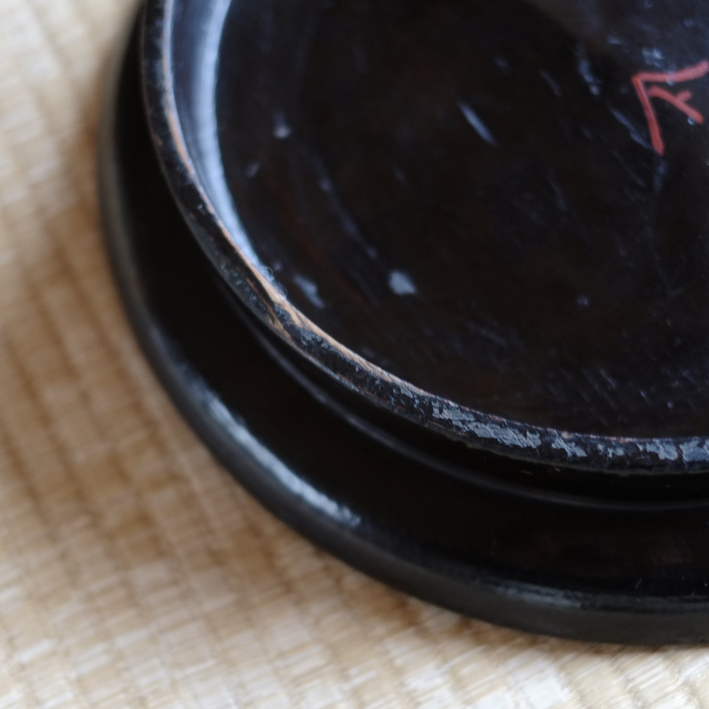 時代　刳抜総黒漆高足盆　(江戸後期-明治時代　19世紀末)