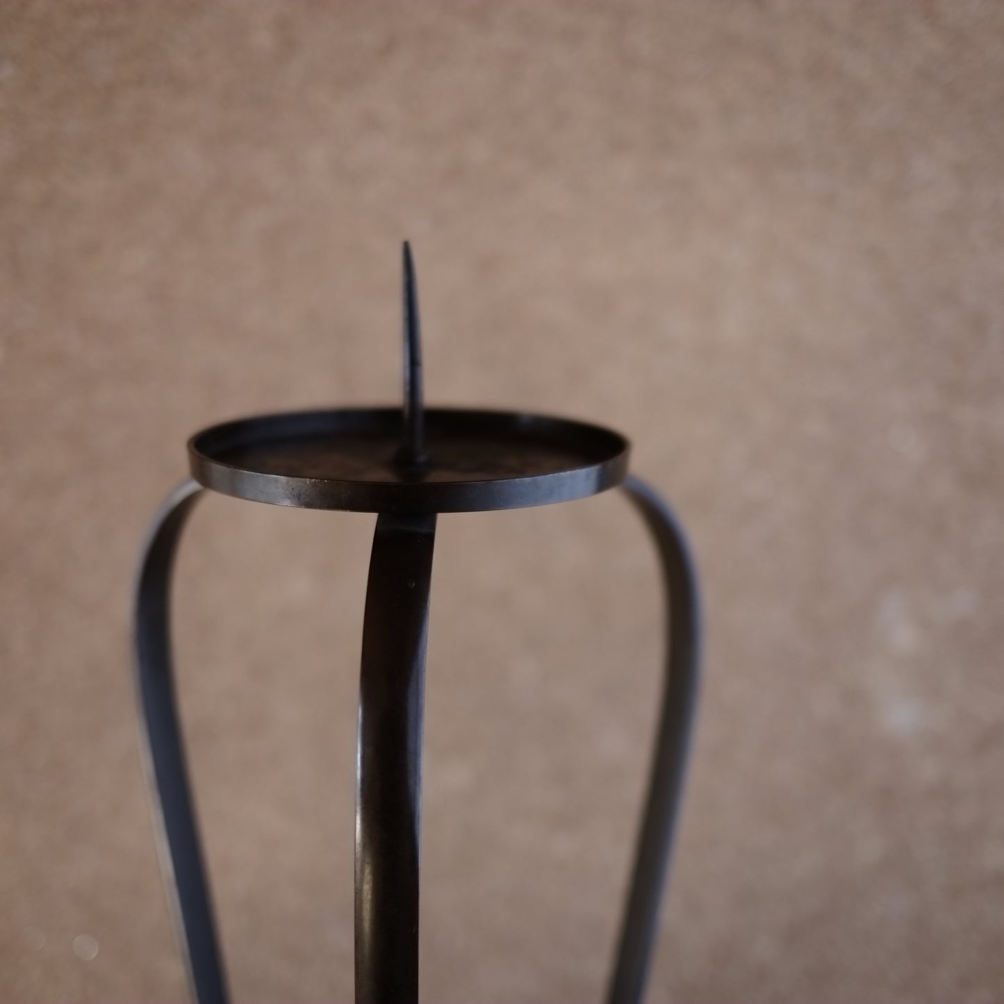 時代　古銅　二段三脚燭台　(明治-大正期頃)