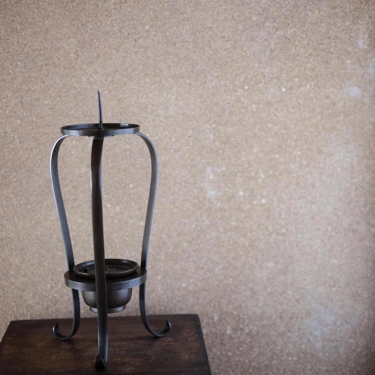 時代　古銅　二段三脚燭台　(明治-大正期頃)