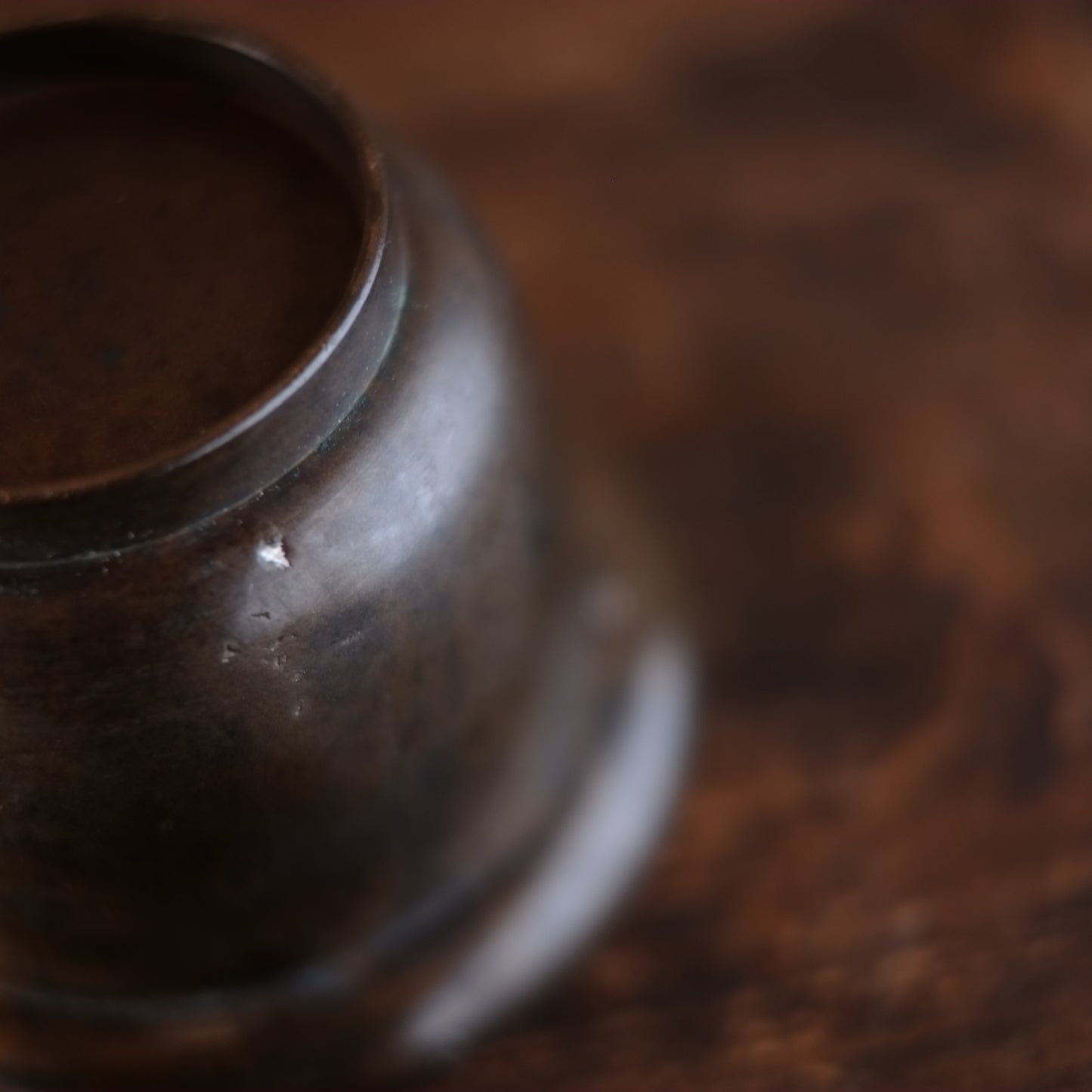 時代　古銅　二段三脚燭台　(明治-大正期頃)