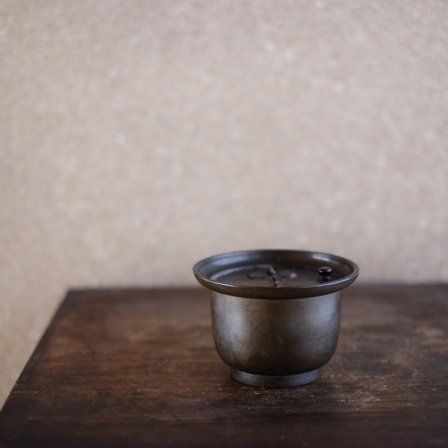 時代　古銅　二段三脚燭台　(明治-大正期頃)