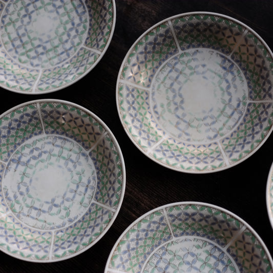 時代 伊万里 青緑色絵金蘭 七宝繋ぎ文平皿 (明治-大正頃)