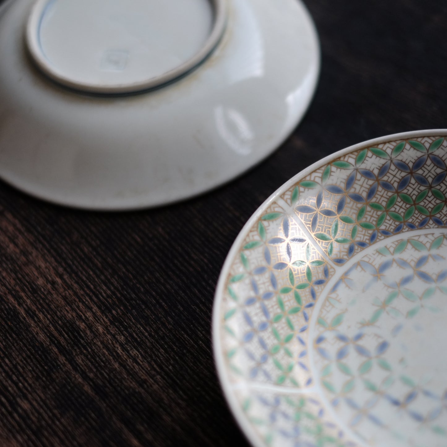 時代　伊万里　青緑色絵金蘭　七宝繋ぎ文平皿　(明治-大正頃)