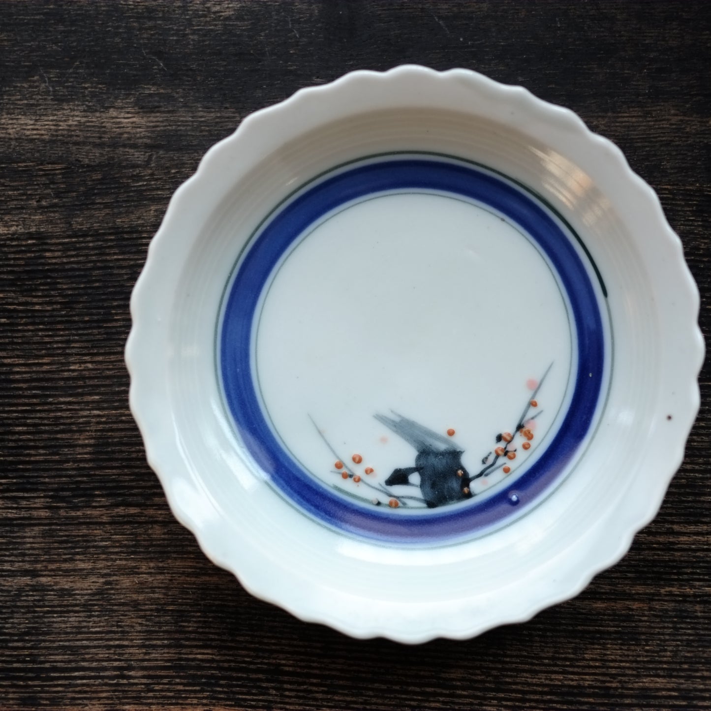 時代　輪線粒手梅枝図　輪花平皿　(江戸後期-明治時代)