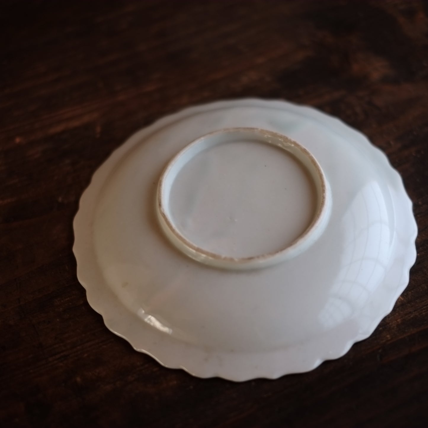 時代　輪線粒手梅枝図　輪花平皿　(江戸後期-明治時代)