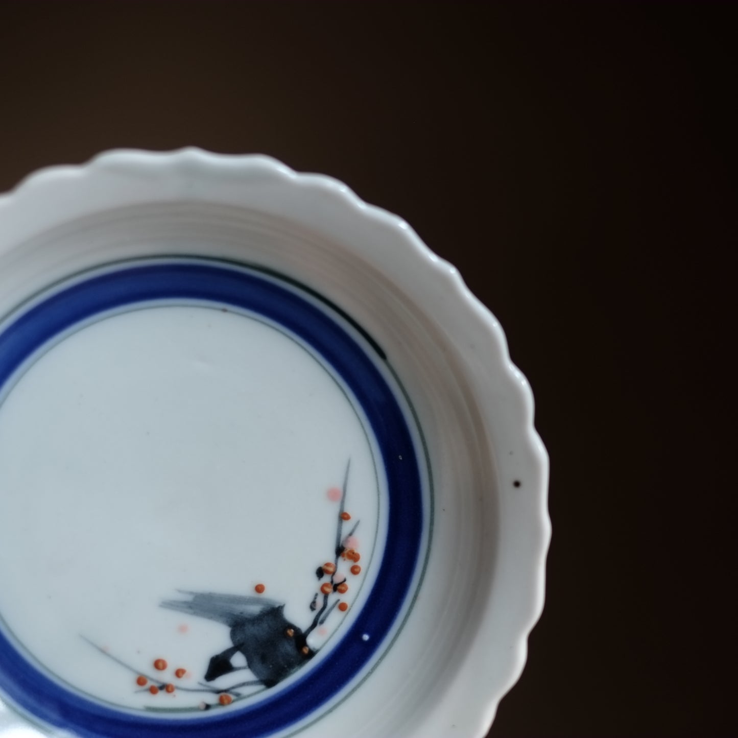 時代　輪線粒手梅枝図　輪花平皿　(江戸後期-明治時代)