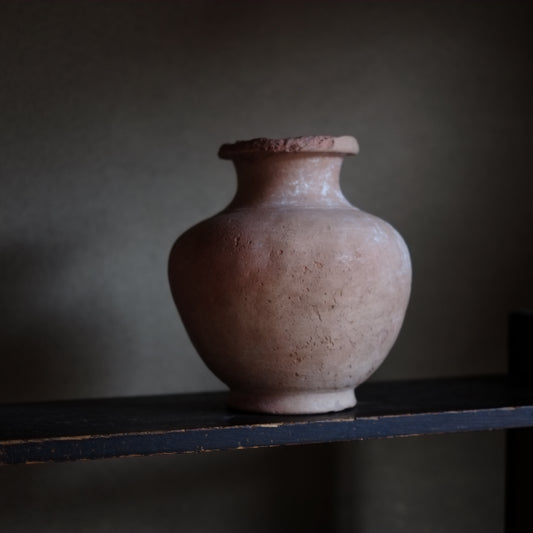 時代　褐色土器壺