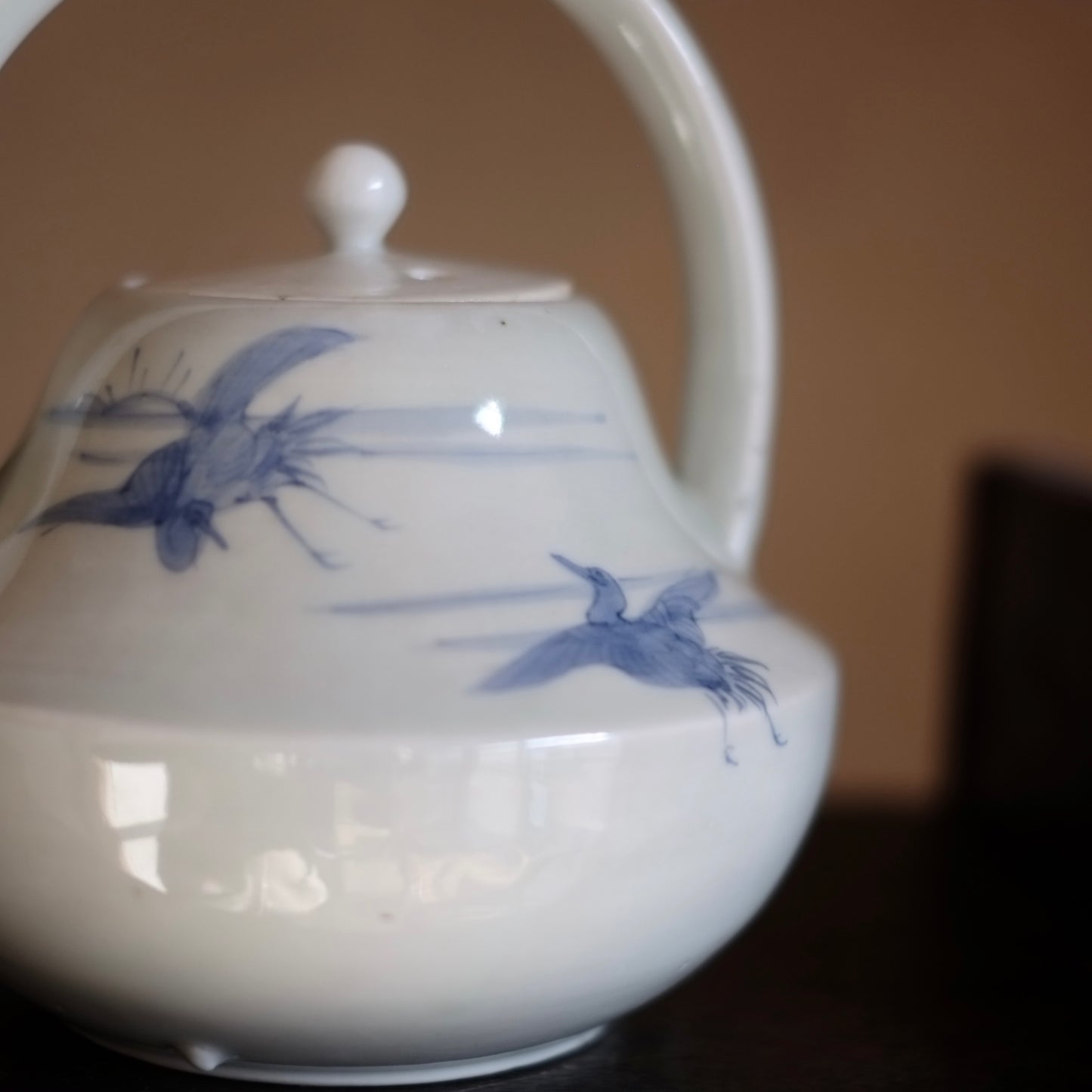 時代　鶴松文染付銚子　　(江戸時代　18-19世紀)