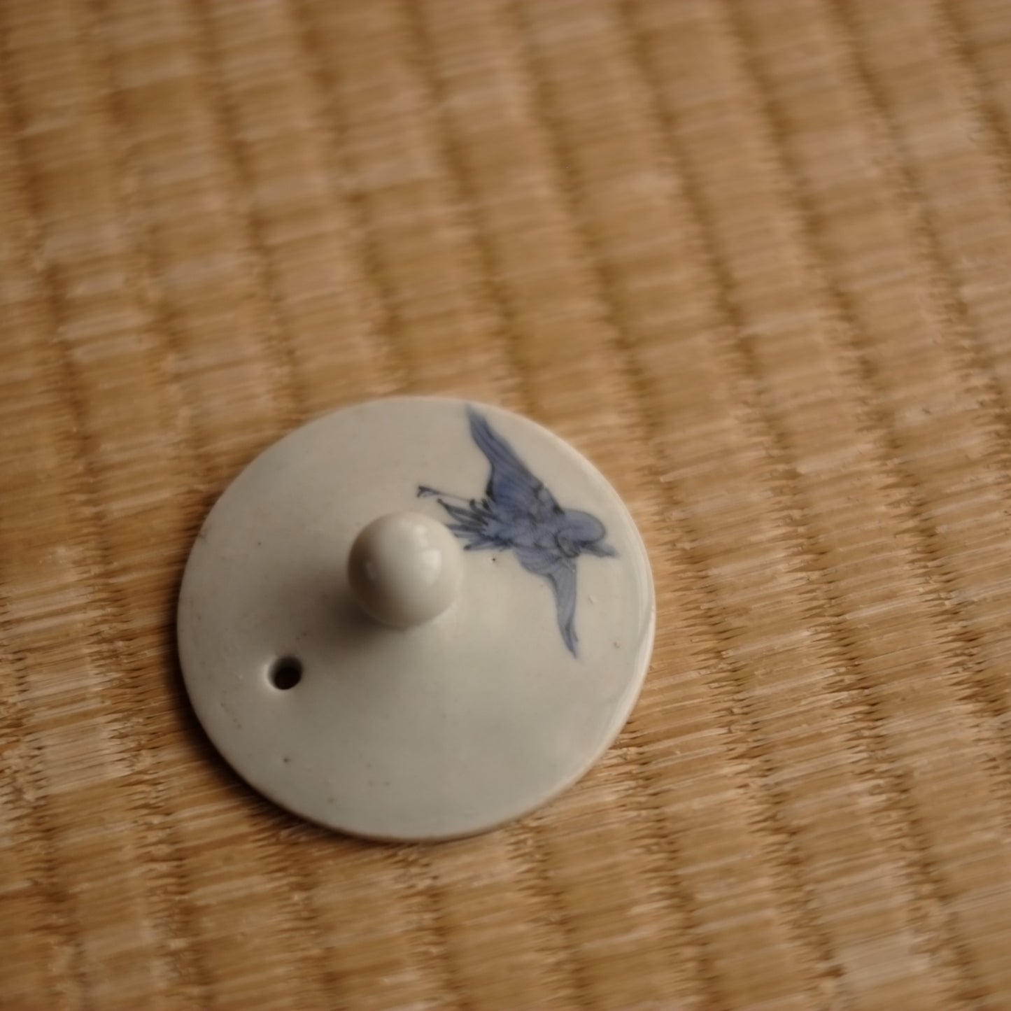 時代　鶴松文染付銚子　　(江戸時代　18-19世紀)