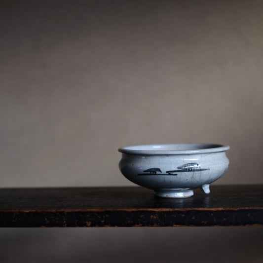 時代 山水文染付 袴腰形香炉 A (江戸時代18-19世紀)