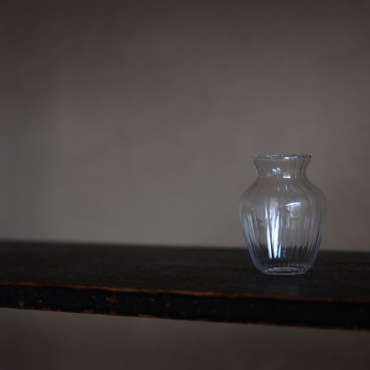 時代 薄張りガラス 輪花鎬瓶 (19-20世紀)