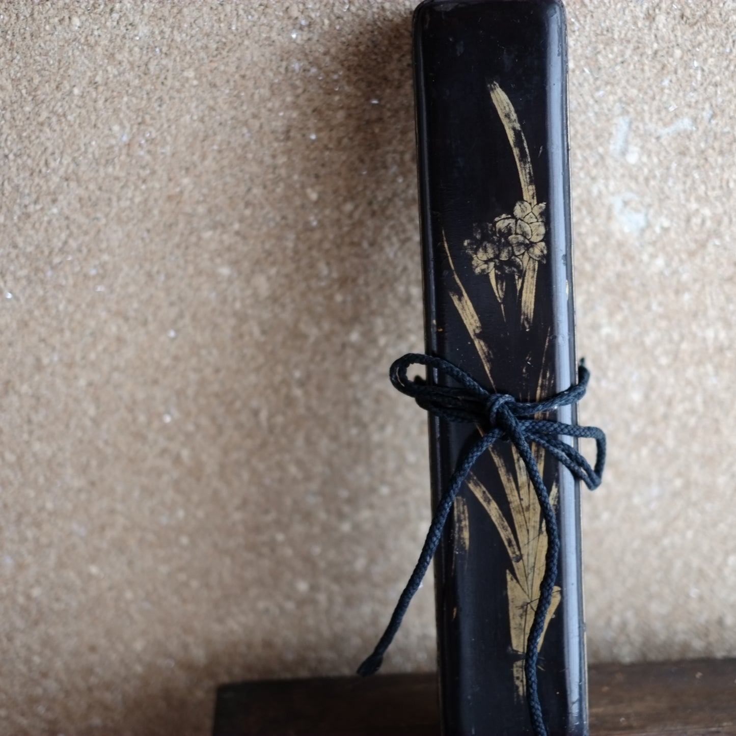 時代　布着黒漆塗水仙蒔絵文箱　(江戸時代)