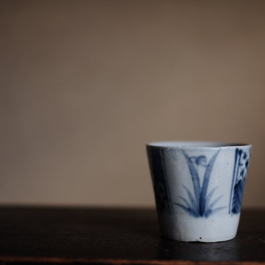 時代　美濃　太白手　あやめ仕切菱格子文　蕎麦猪口　(江戸後-末期)