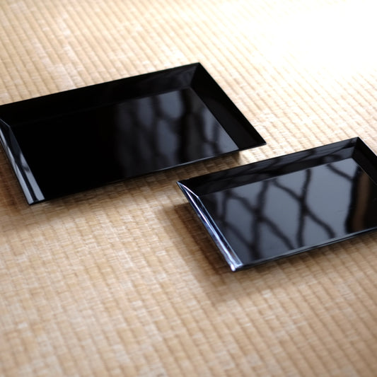 時代　黒漆真塗 裏総梨地 長角盆 対　大・小セット(19–20世紀)