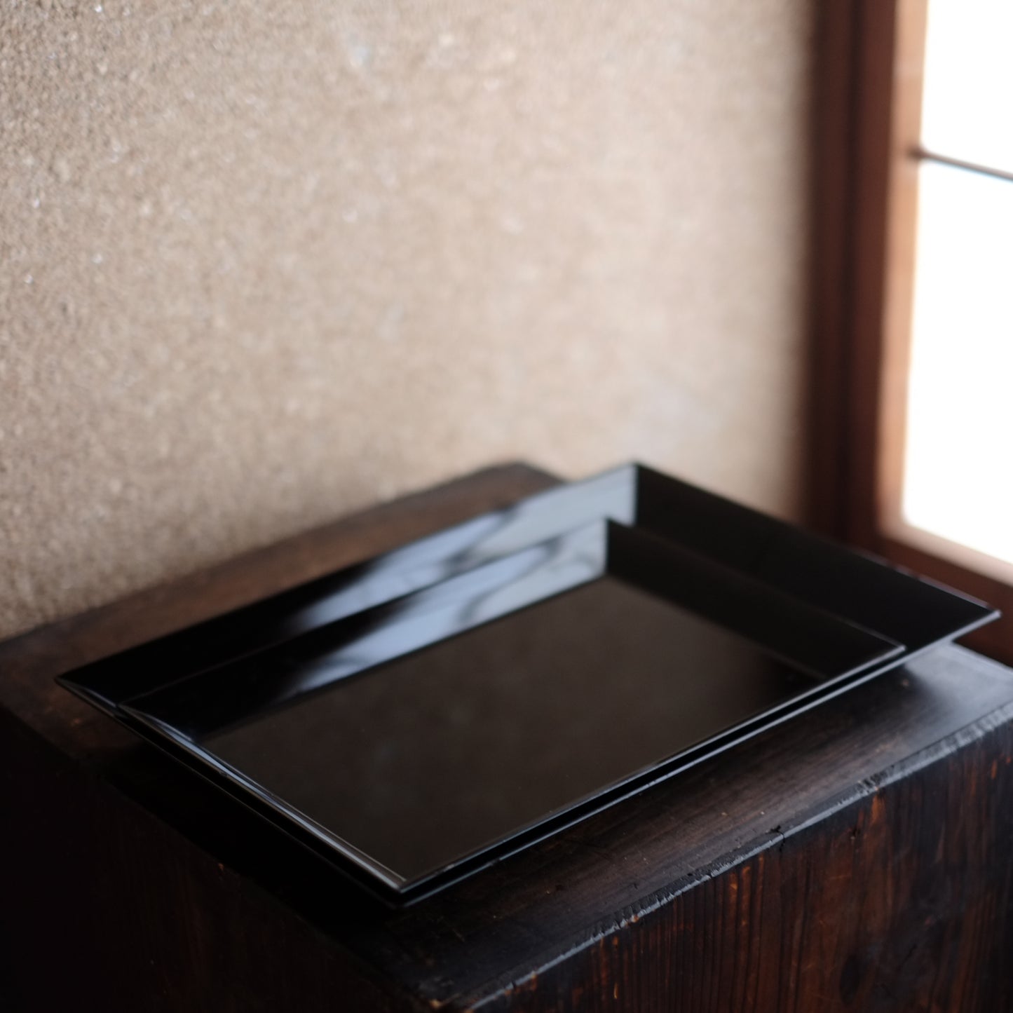 時代　黒漆真塗 裏総梨地 長角盆 対　大・小セット(19–20世紀)