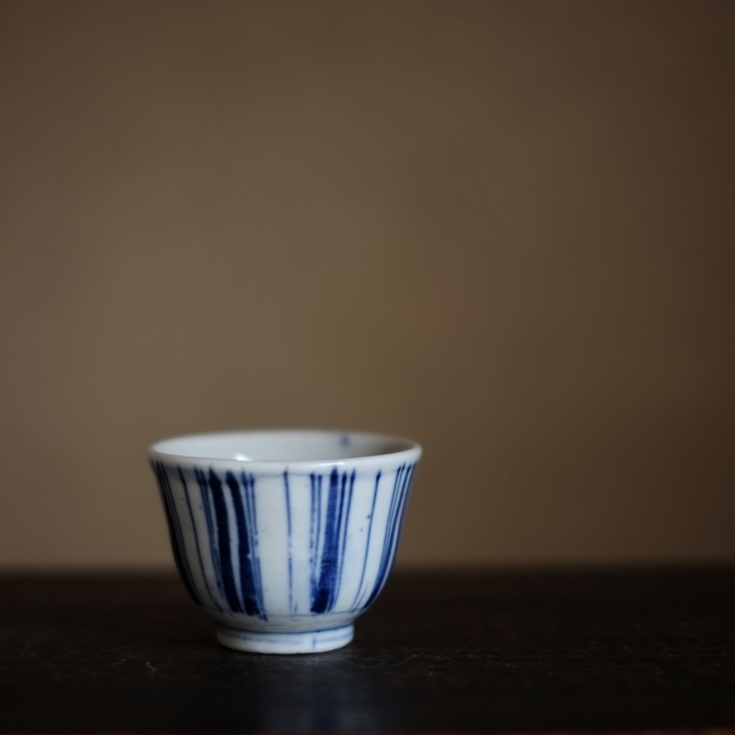 時代　白磁染付縞盃　(明治期頃)