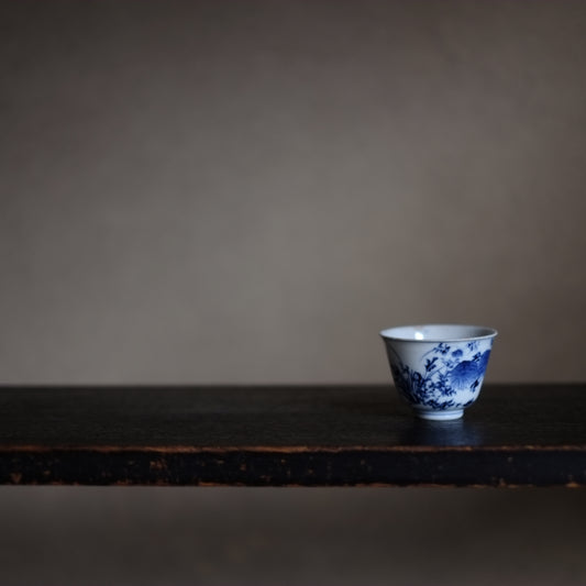 巨鹿城焼 秋草文染付 煎茶碗 盃 (江戸末)