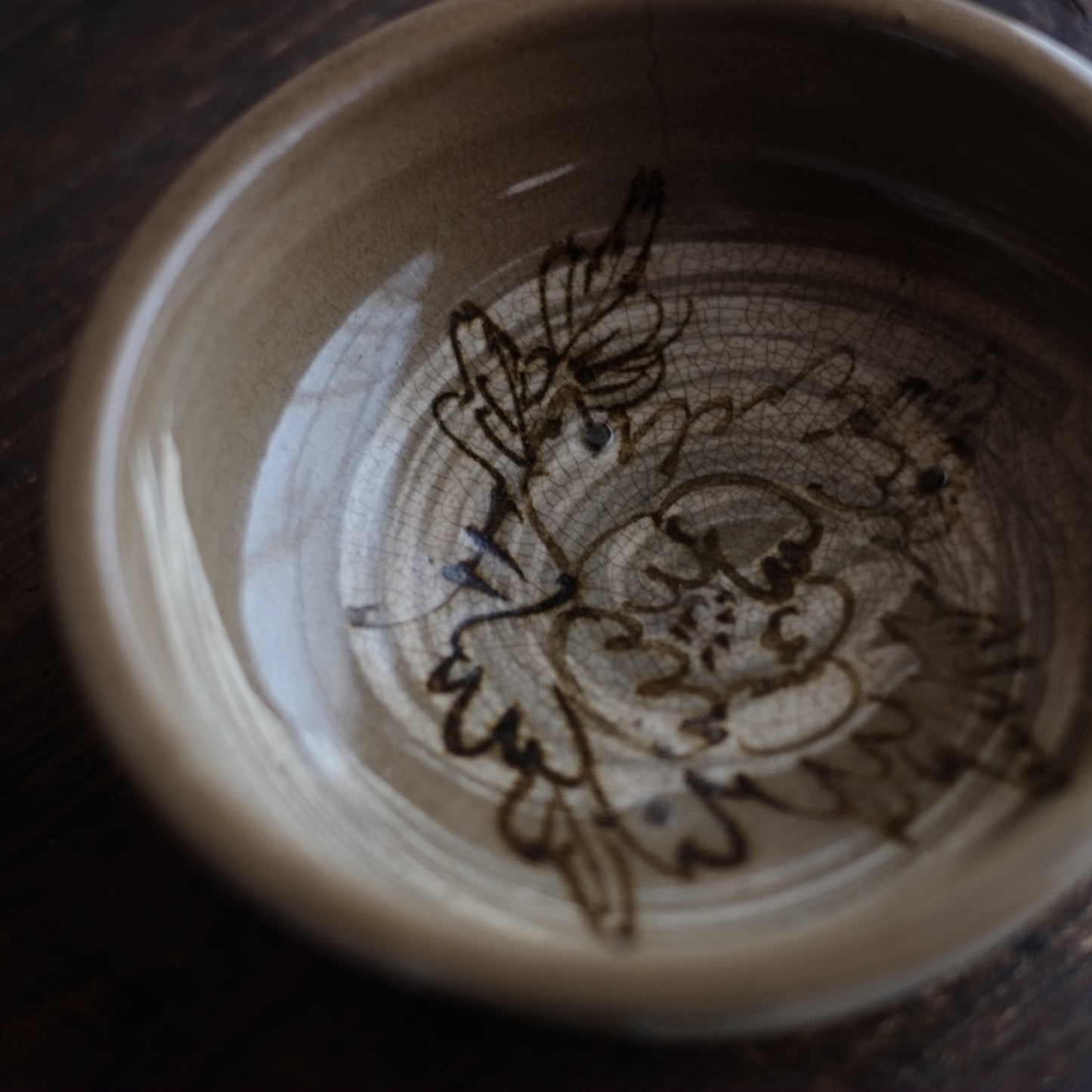 時代　白泥鉄絵草花文皿鉢（江戸後期-明治初期 19世紀)