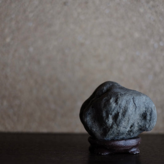 荒川石 溜まり 水石 (台座付)