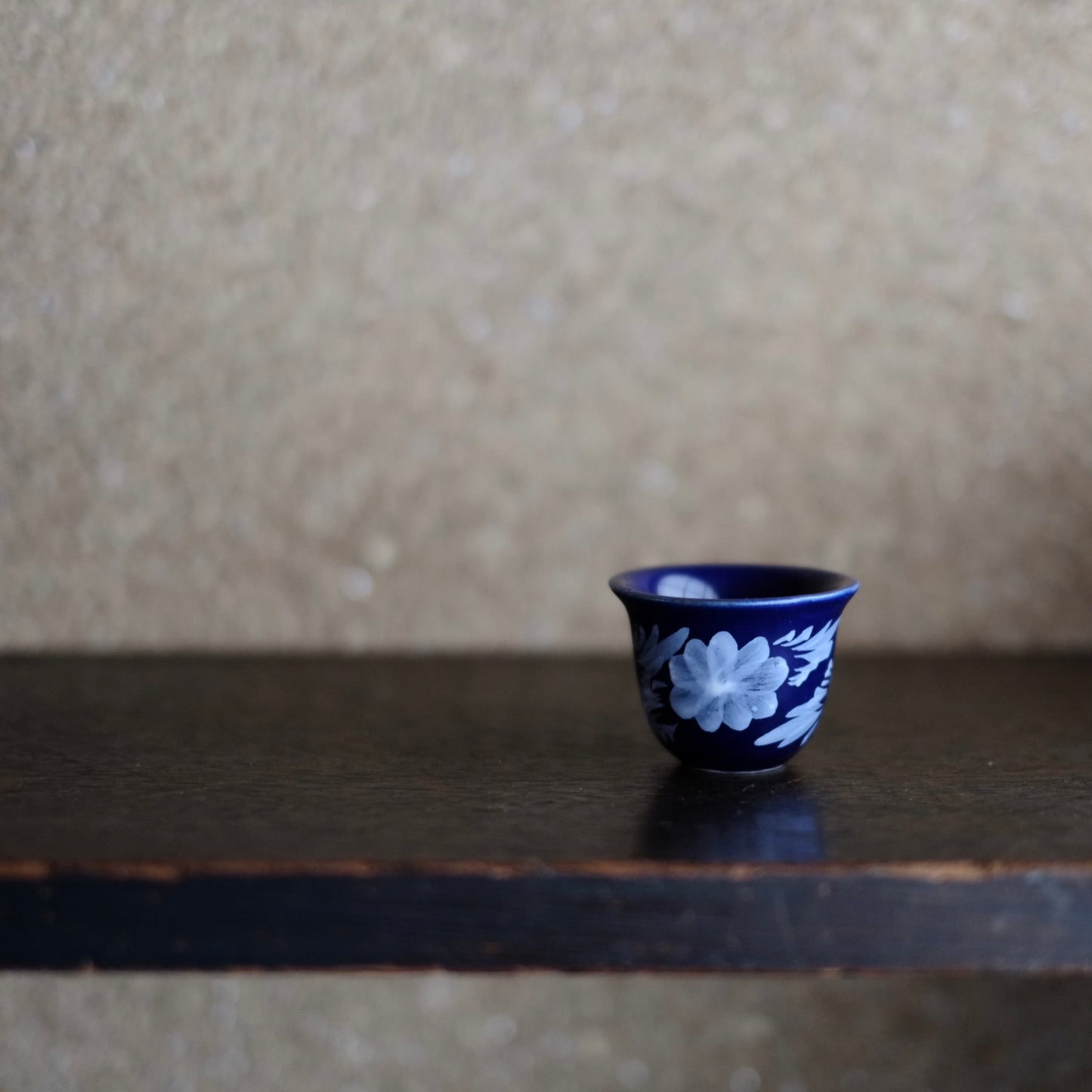 中国　瑠璃釉白泥　花文の盃　(煎茶器)