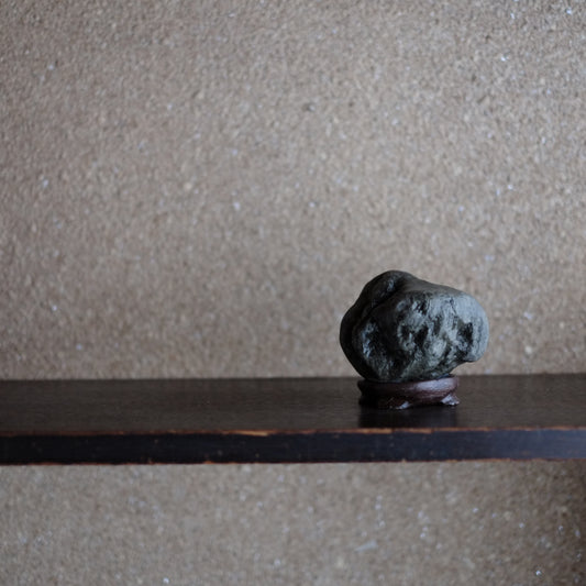 荒川石 溜まり 水石 (台座付)