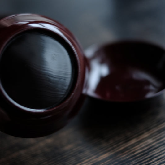 艶塗 底黒漆溜塗小皿(江戸後期)