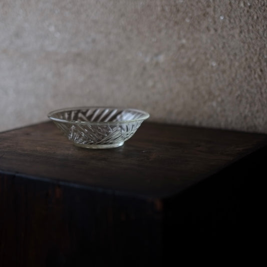 斜線文 プレスガラス小鉢 皿(大正〜昭和初期頃)