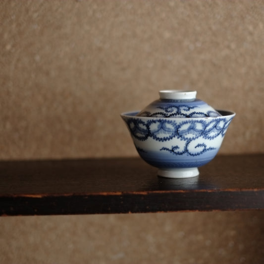 古伊万里 七宝輪繋ぎ文 蓋付碗 (江戸後期)