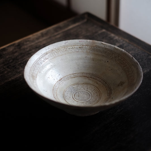 ビザンチン古陶　釘彫文大鉢　(11-13世紀)