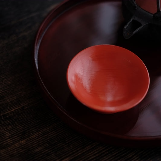 時代　朱漆底黒刷毛目塗　盃　（江戸後期-明治）￼